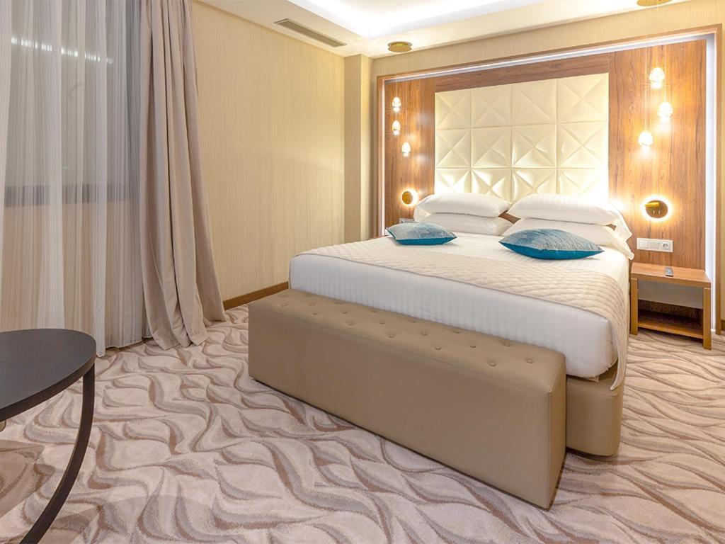 AZ Hotels Grand Oran Es Senia Exterior foto